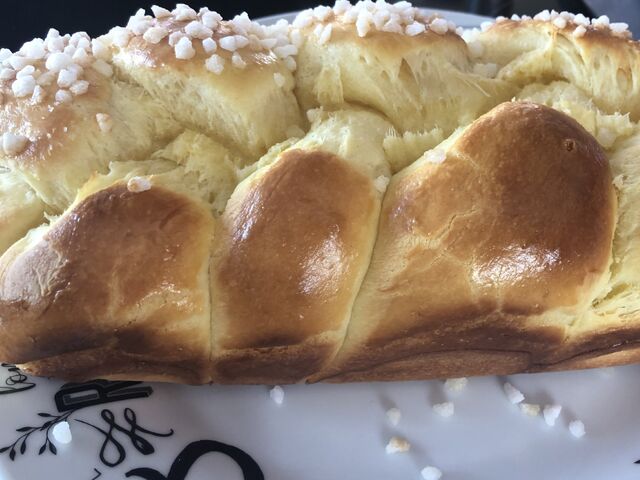 Brioche avec grain de sucre