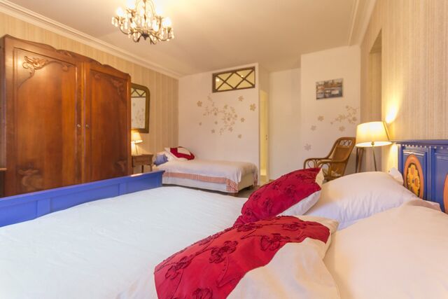 Chambre Louise pour 5 personnes, avec petite cuisine et salon privé