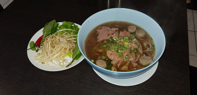 Soupe PHÔ ...Trop bon le bouillon sur place ou à emporter 11€