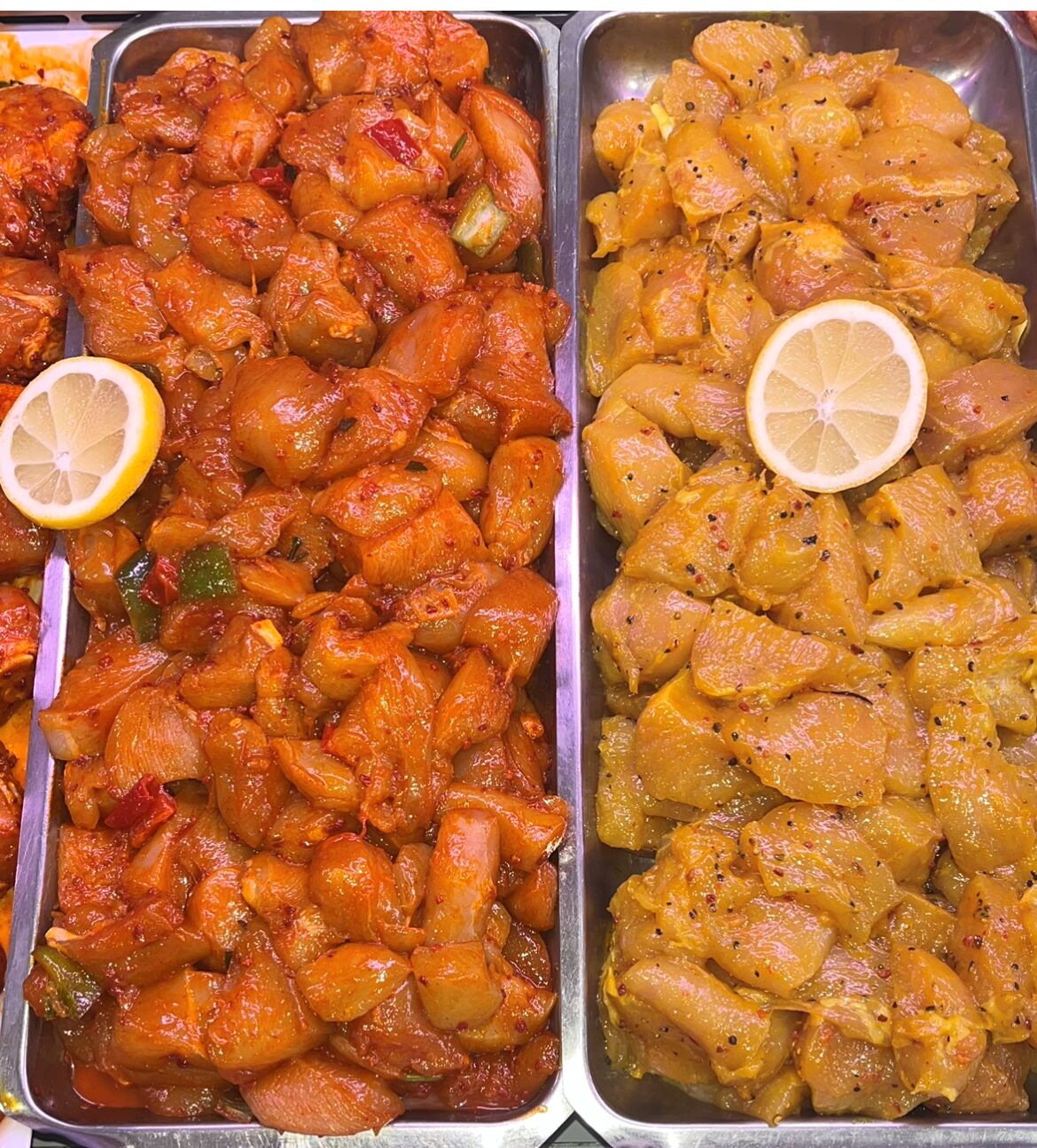 Marinade de blanc de poulet prêt à être embrochés