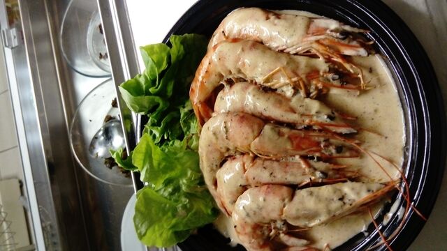 Assiette de gambas flambées au whisky à la ccrème 