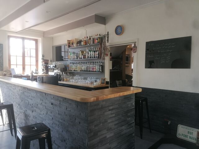 le coin bar...pour déguster une bonne assiette de charcuteries de la région ....humm c'est bon ça!! 