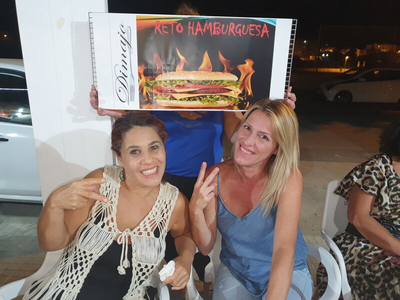 2nda y 3cra ganadores de la Hamburguesa super picante DIMAJO
El.pique si que sienta bien