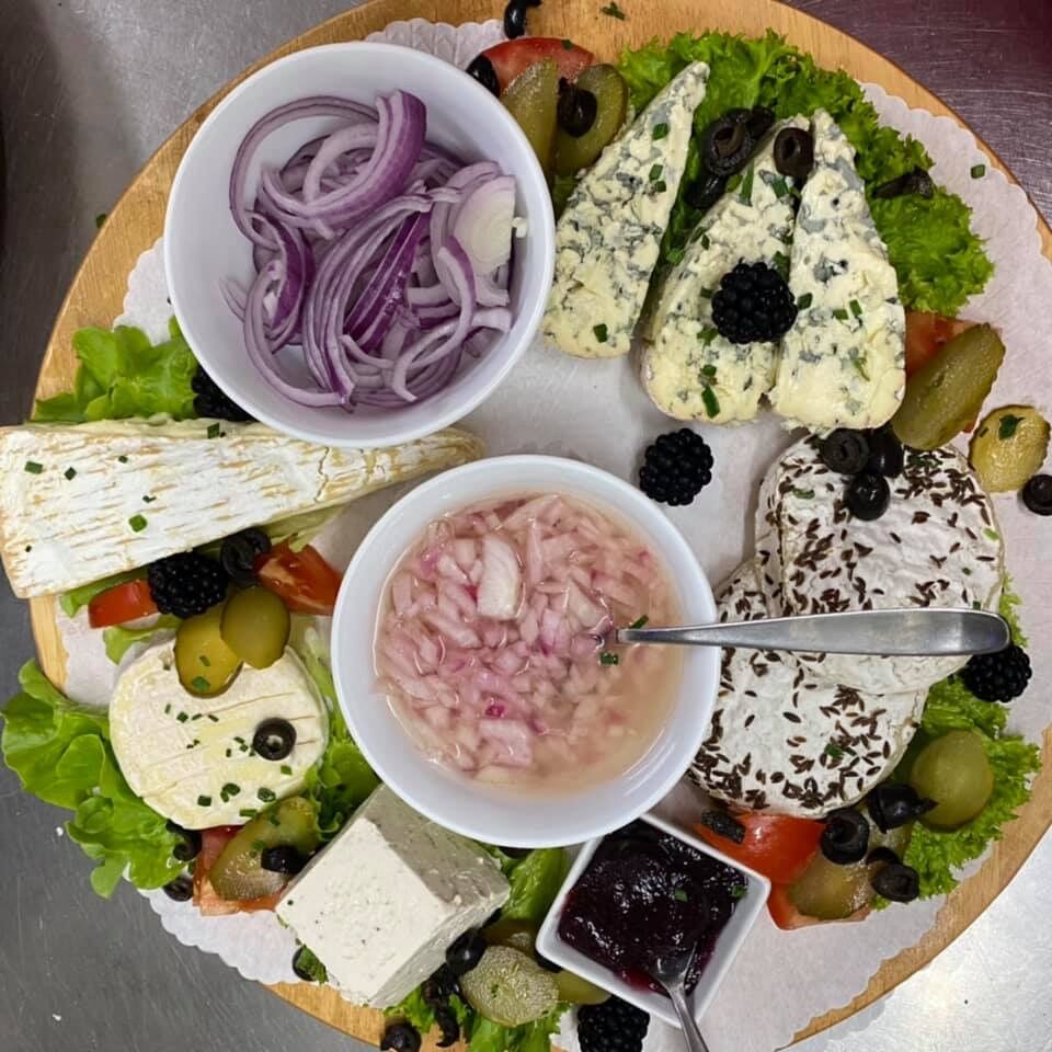 gemischte Käseplatte ( gegen Vorbestellung) 
