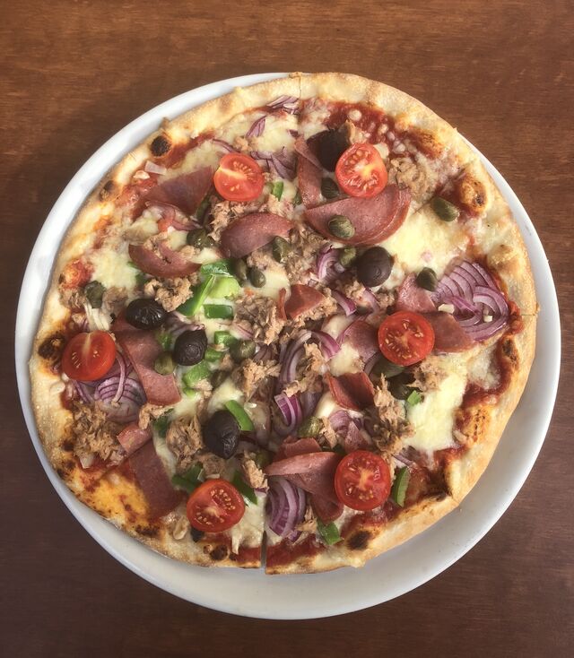 Sie können auch original italienische Pizza bei uns bestellen. 