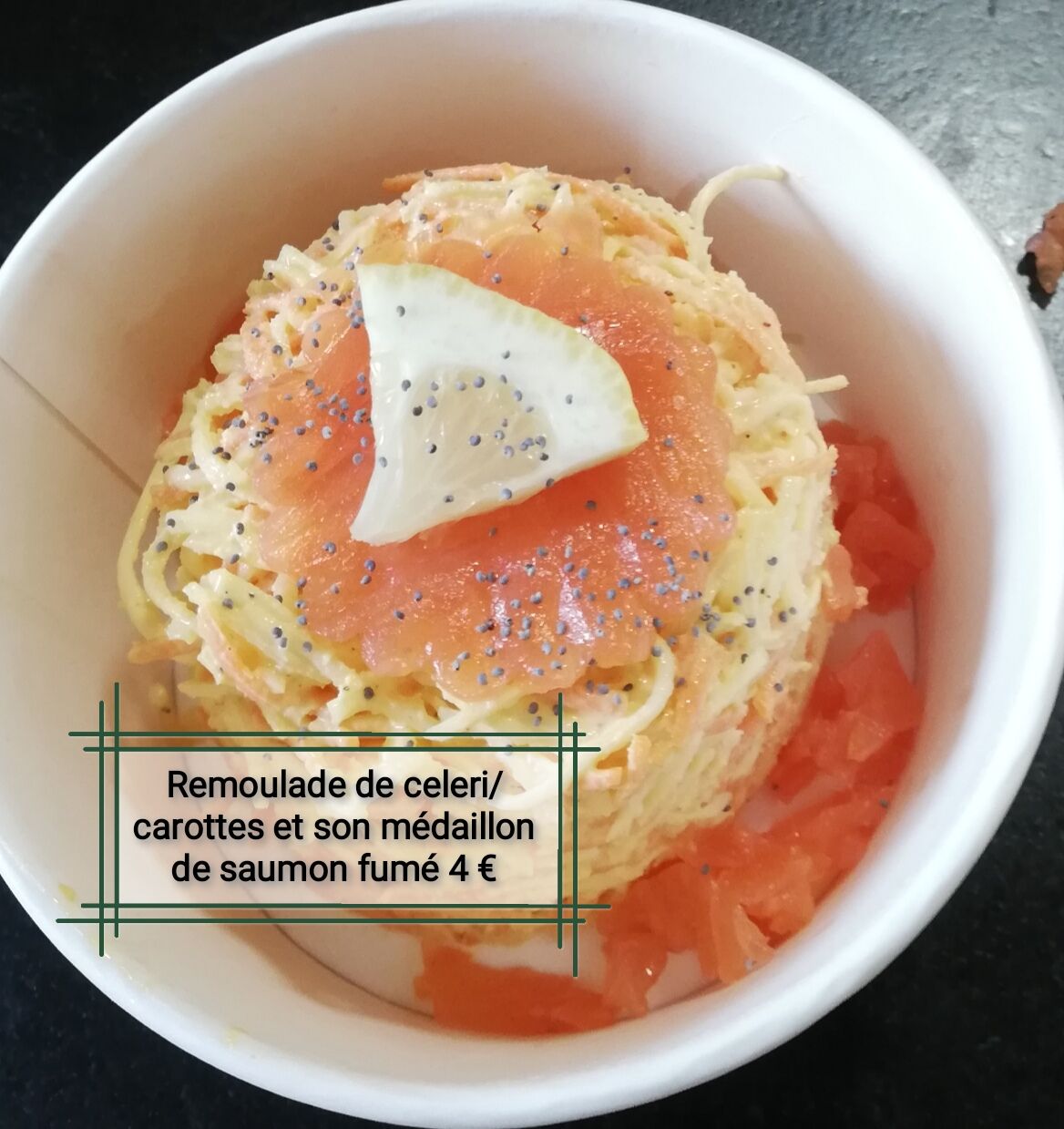 Entrée du 22 juin 2021
Rémoulade de celeri et carotte et son médaillon de fumé 