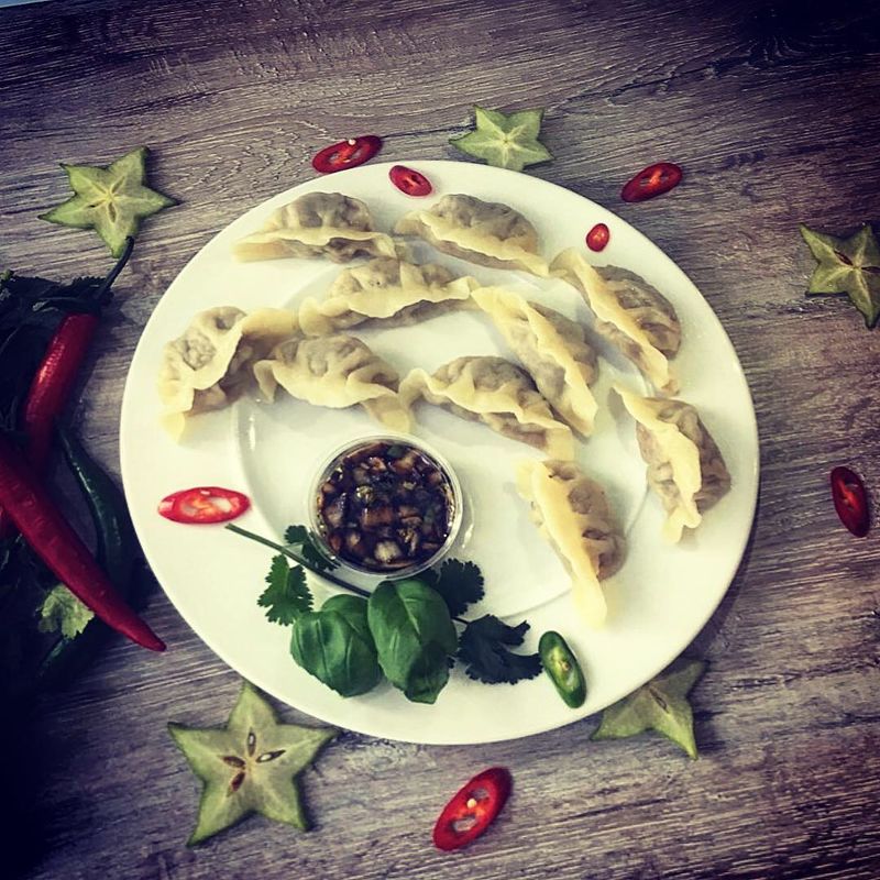 DIM SUM w wersji pierogarnimomos.pl, To chińskie pierożki z farszem z kurczaka i krewetki