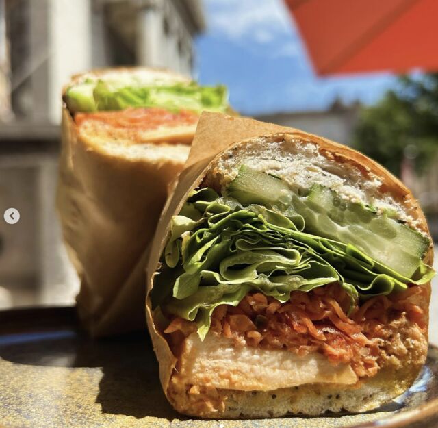 Sandwich poulet cacahuètes