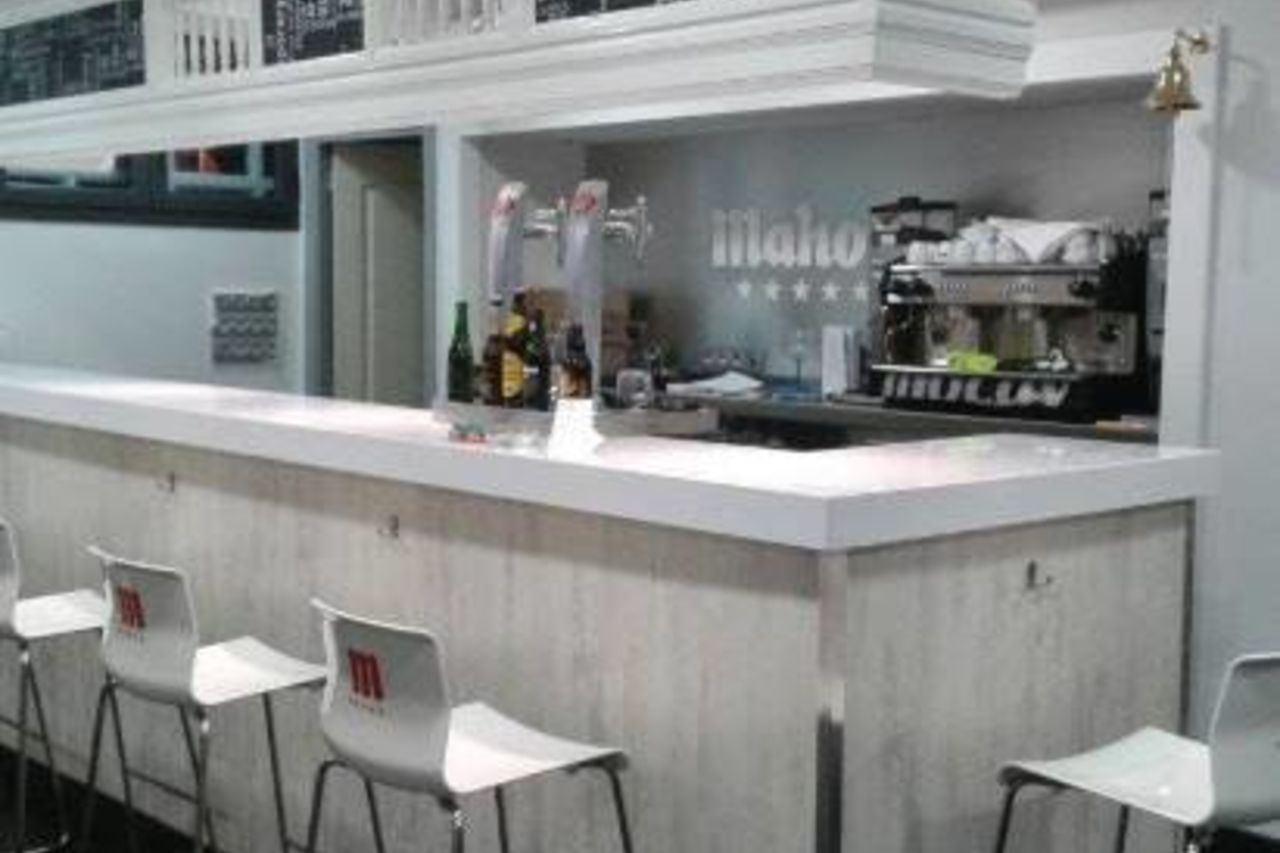 El bar