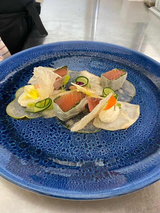 Saumon Bömlo mariné au punzu yuzu et sauce soja