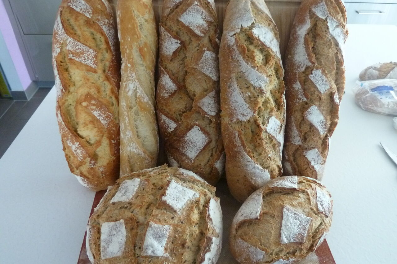 Pains, baguettes, brioches, gâteaux...