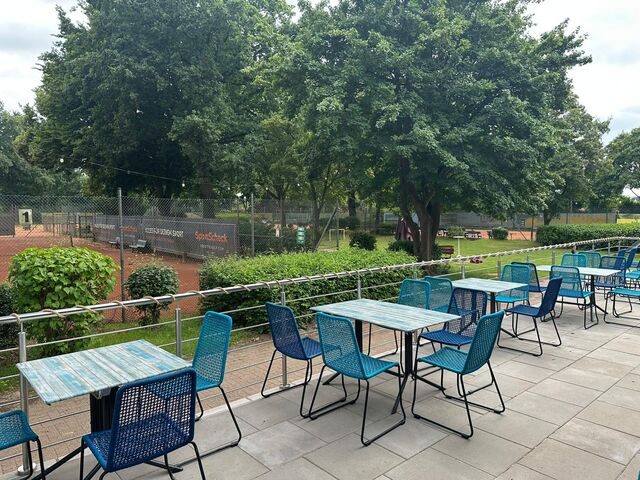 Unsere Terrasse mit Blick auf Platz 1