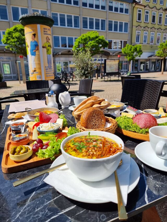 Orientalisch Frühstücken im Cafe Couture #Fatteh#Orientalisches Frühstück#