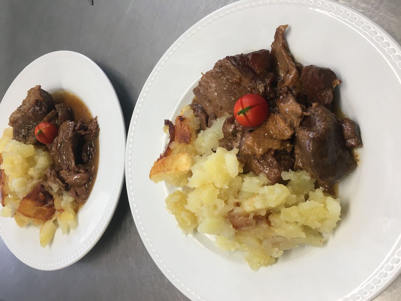 Civet de marcassin et nos pdT rôties