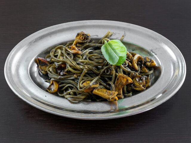 Tagliolini al nero di seppia