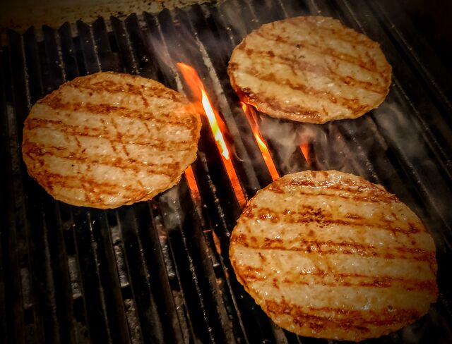 Nuestras hamburguesas 100% vacuno a la parrilla