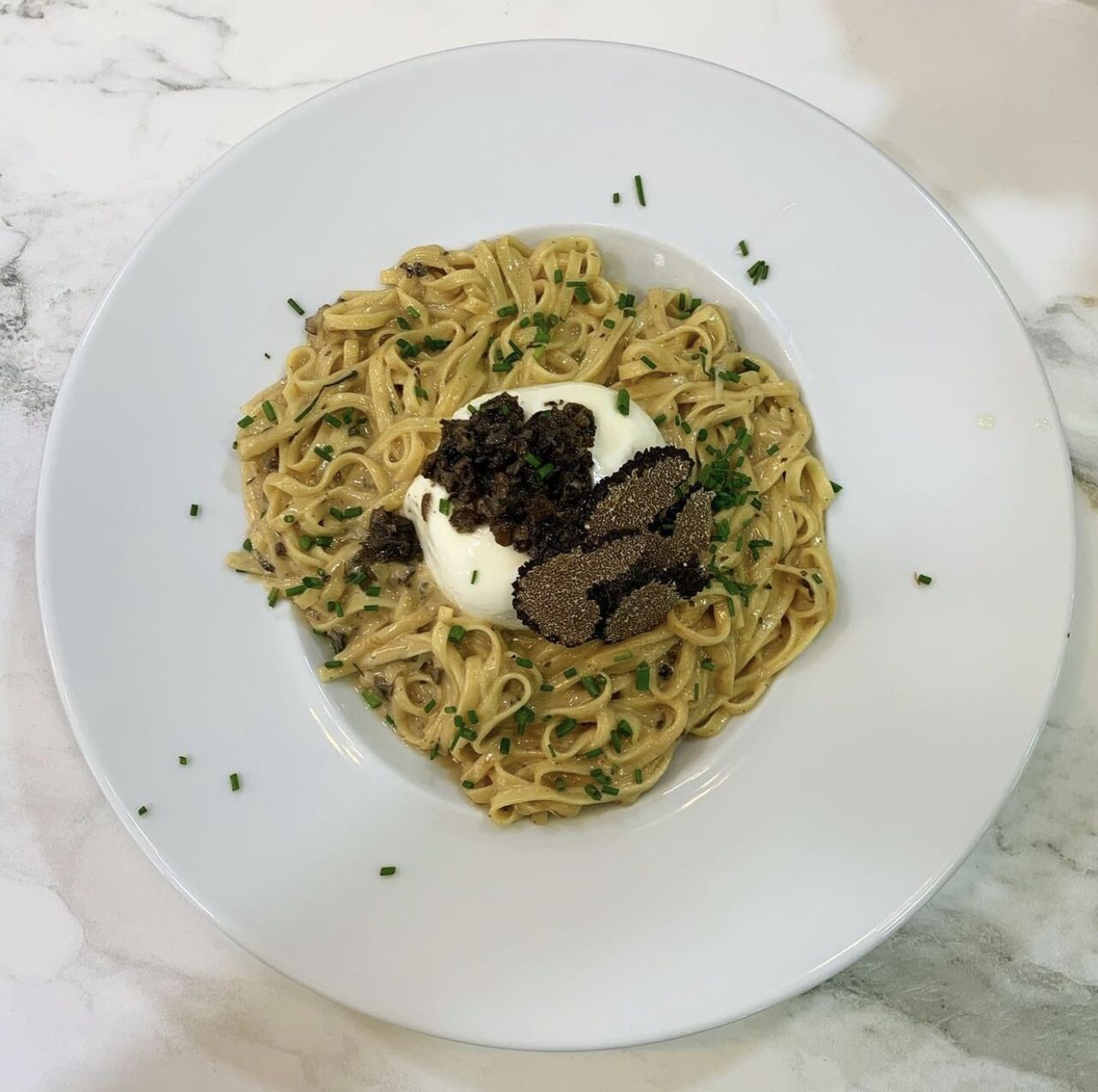 Linguines à la truffe et sa burrata truffée