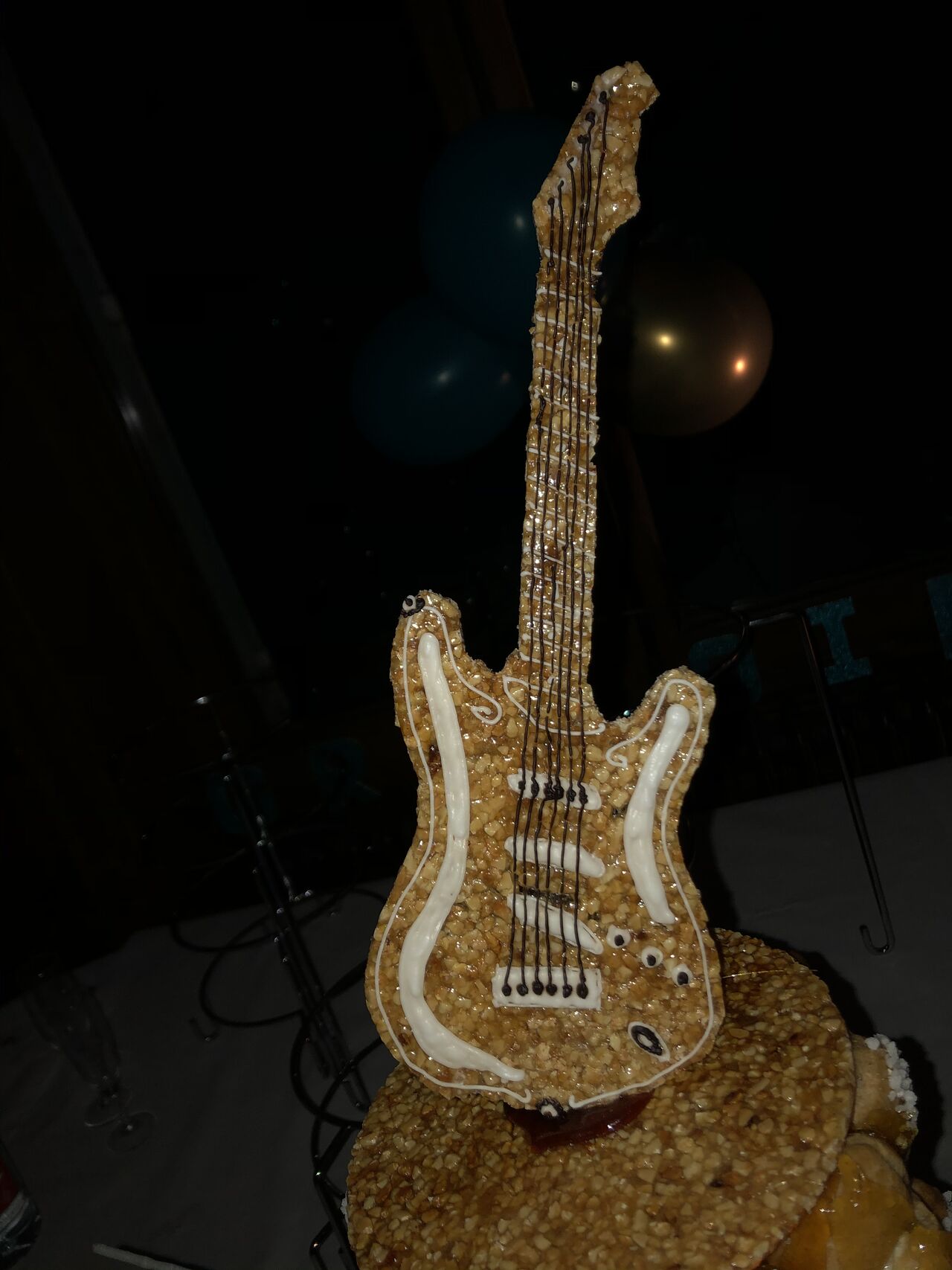 Guitare en nougatine