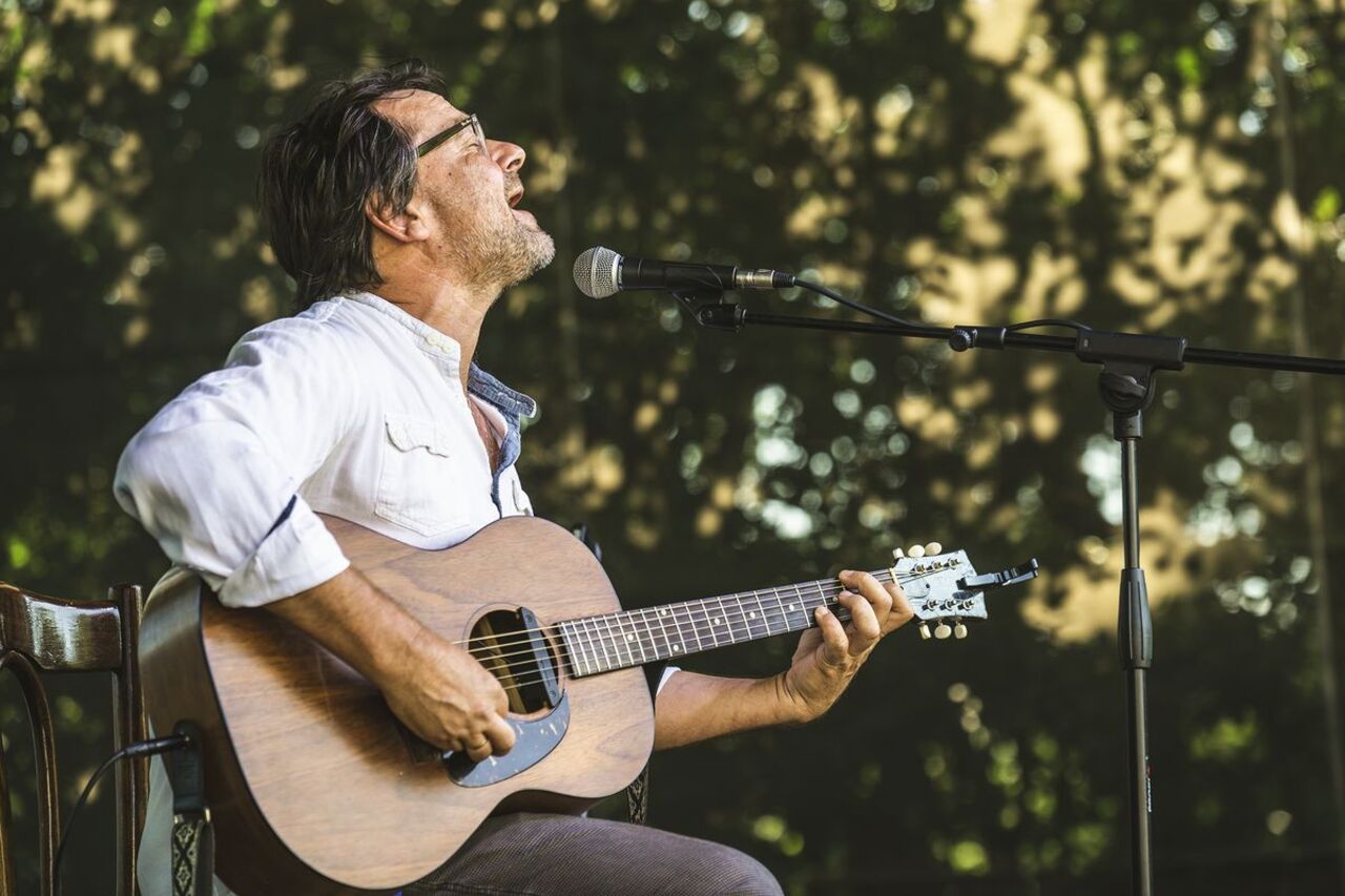 LOVASI ANDRÁS "EGY SZÁL GITÁROS" SZÓLÓESTJE