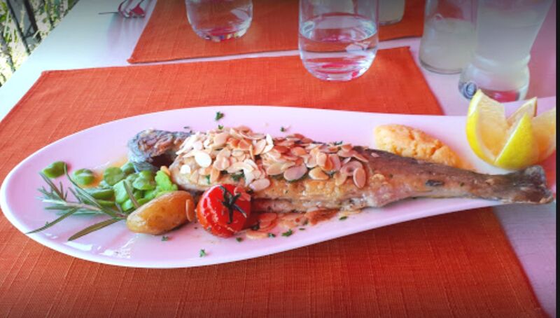 Omble chevalier aux amandes