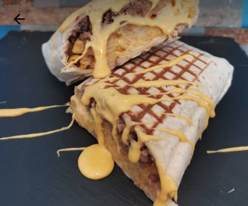 NOS TACOS frites et sauce fromagère
Taille 1- 1 viande au choix
Taille 2- 2 viandes aux choix
Taille 3- 3 viandes aux choix 