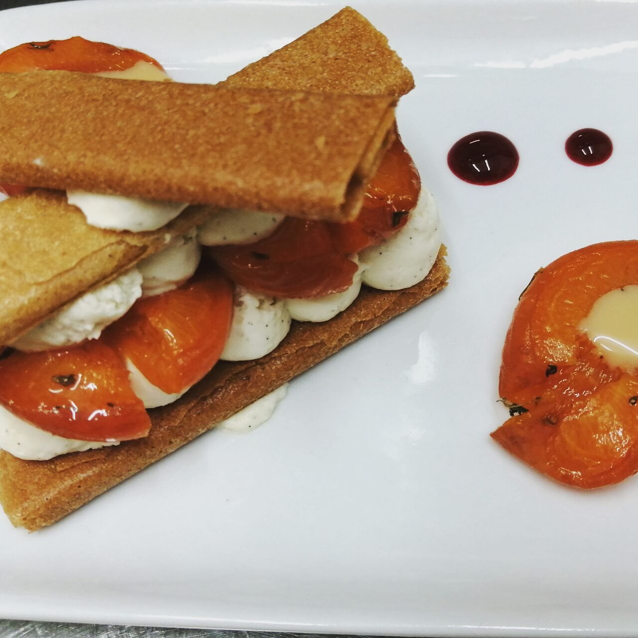 Gavottes / Ganache Vanille / Abricots Rôtis au Miel et Thym