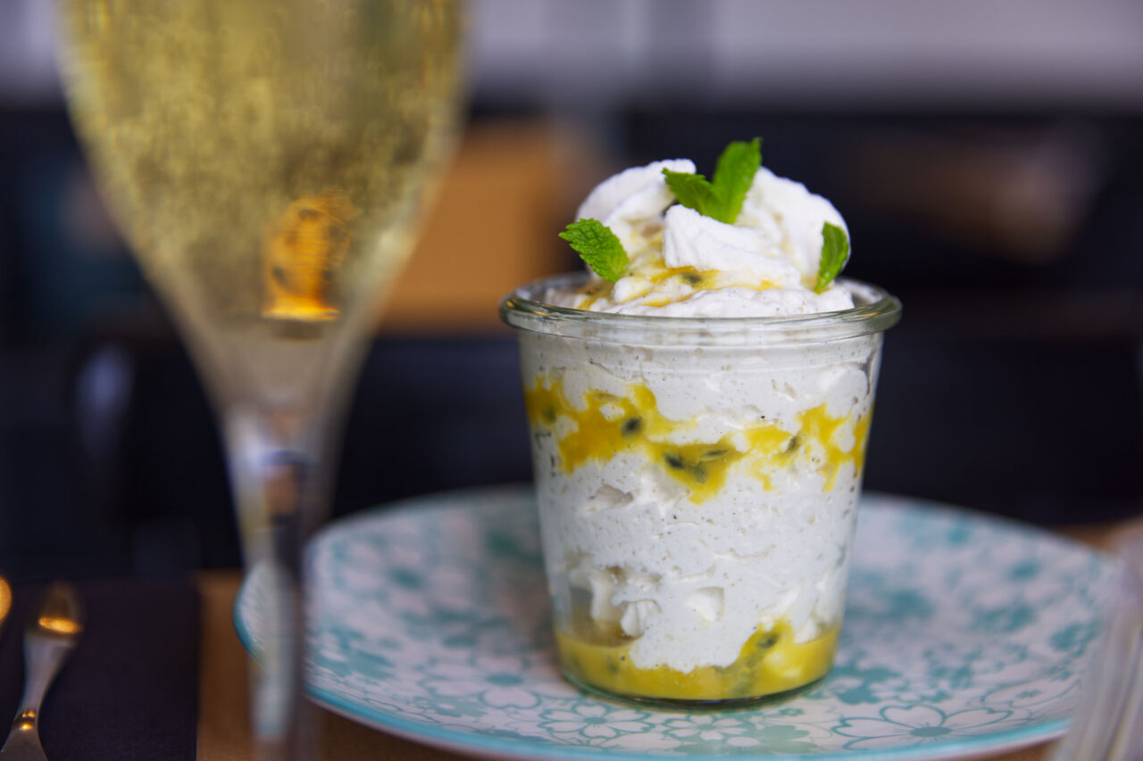 Fontainebleau aux fruits de la passion, éclats de meringue