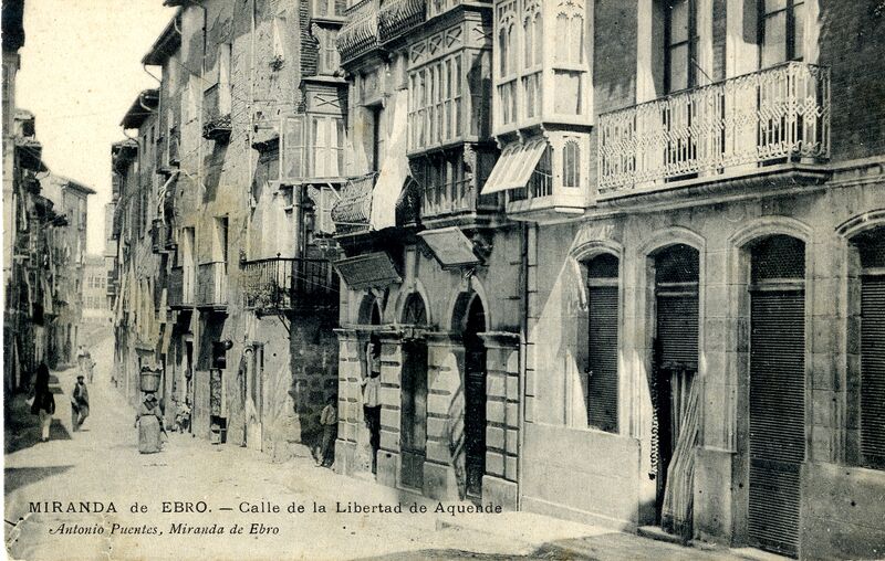 Calla de La Libertad de Aquende