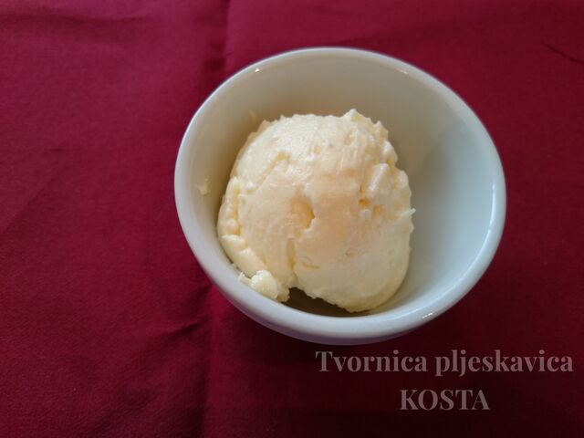 Mladi zlatiborski kajmak