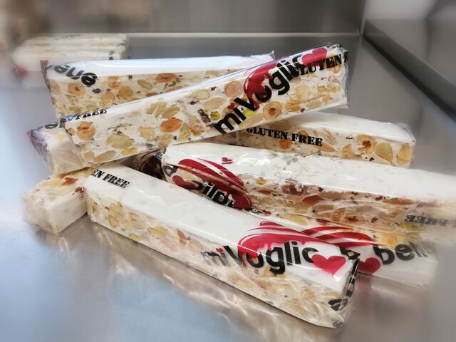 Buon inizio anno a tutti...
Torrone morbido 