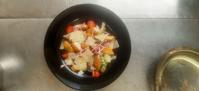 Salade de poulet pané et parmesan 