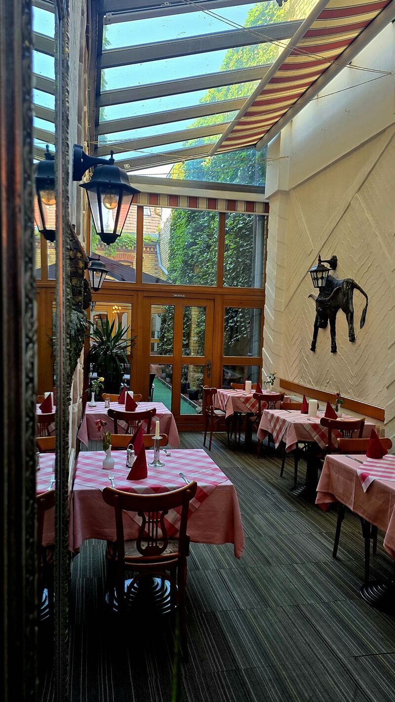 Wintergarten mit Blick zum Sommergarten