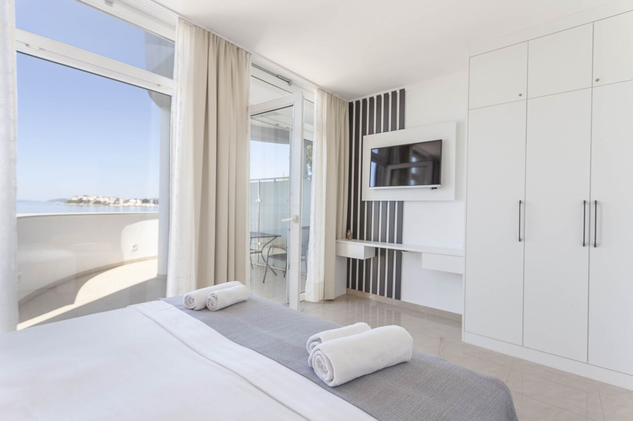 Superior Family Quatruple Room Balcony Sea View Bedroom