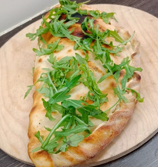 Toute les Pizzas sont disponible en Calzone sauf les pâtes sans Gluten