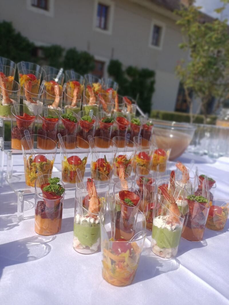 Verrines méditerranéenne et crevette et guacamole 