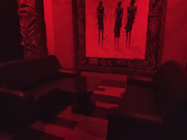 ZONA PAREJAS: SALON RELAX 1