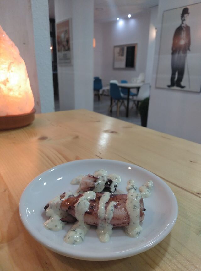 Promo 1€ Caliente: Chipirón plancha con alioli andaluz