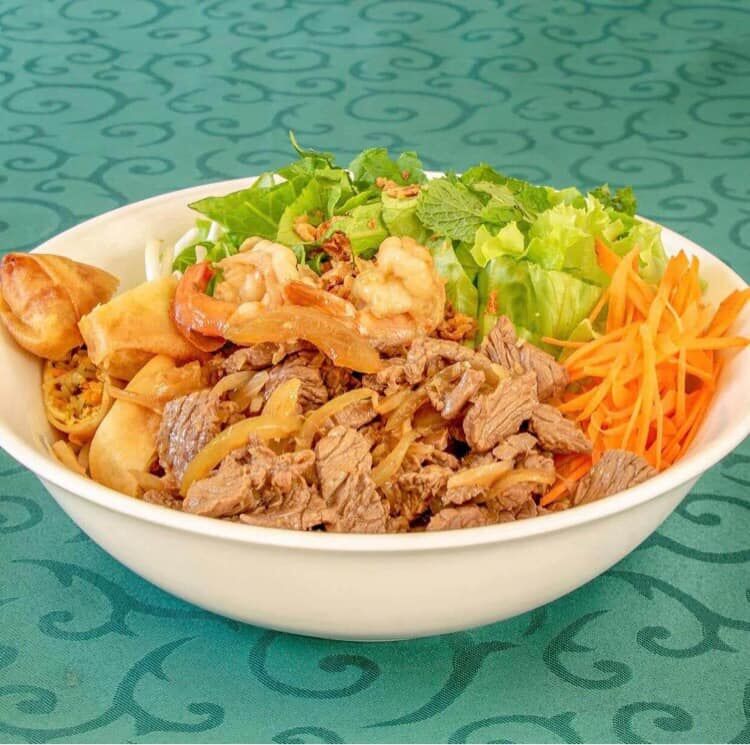 Bun bo nems et crevettes 