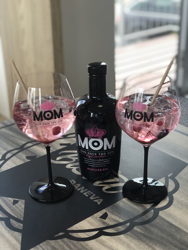 Rebel Queen s MOM ginem