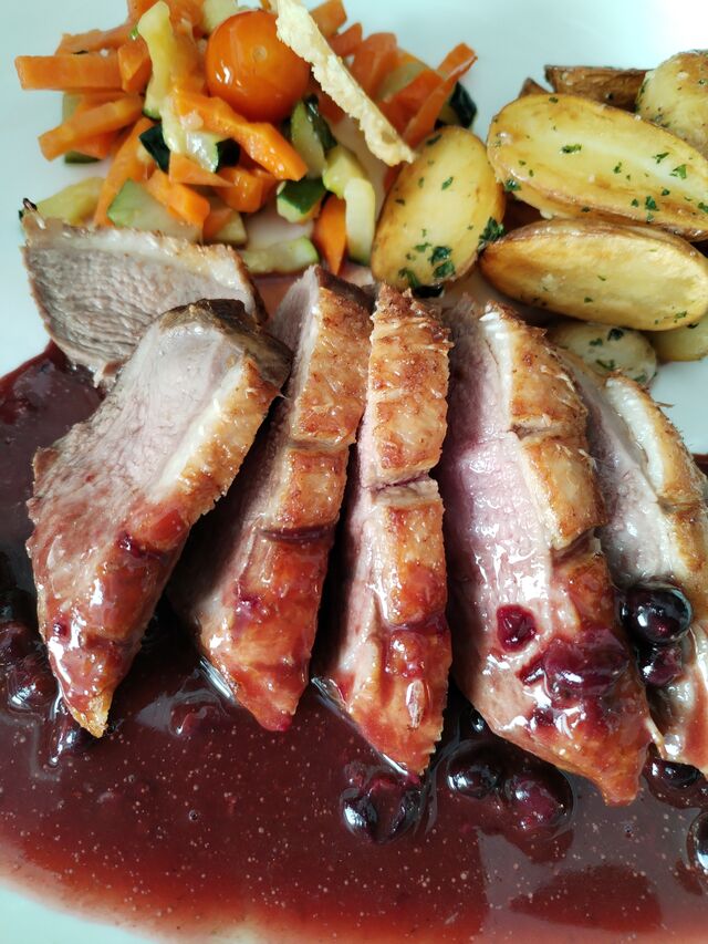 Filet de Canette, jus au cassis