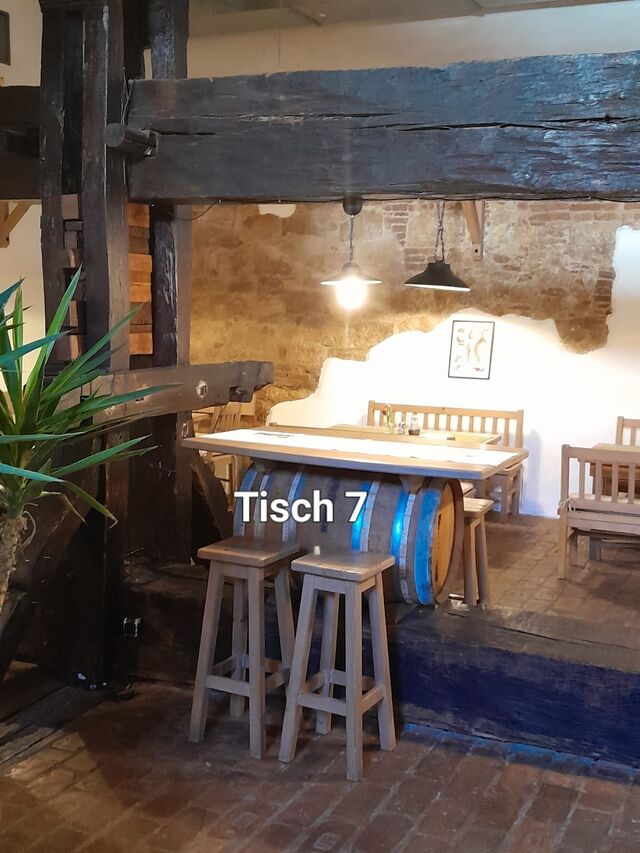 Tisch 7