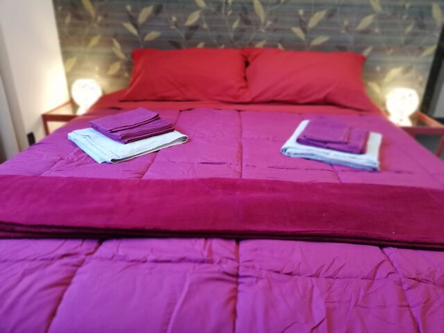 Camera Mole
Singola con bagno privato € 35
Doppia con bagno privato € 45
2.30 € tasse di soggiorno
Colazione inclusa