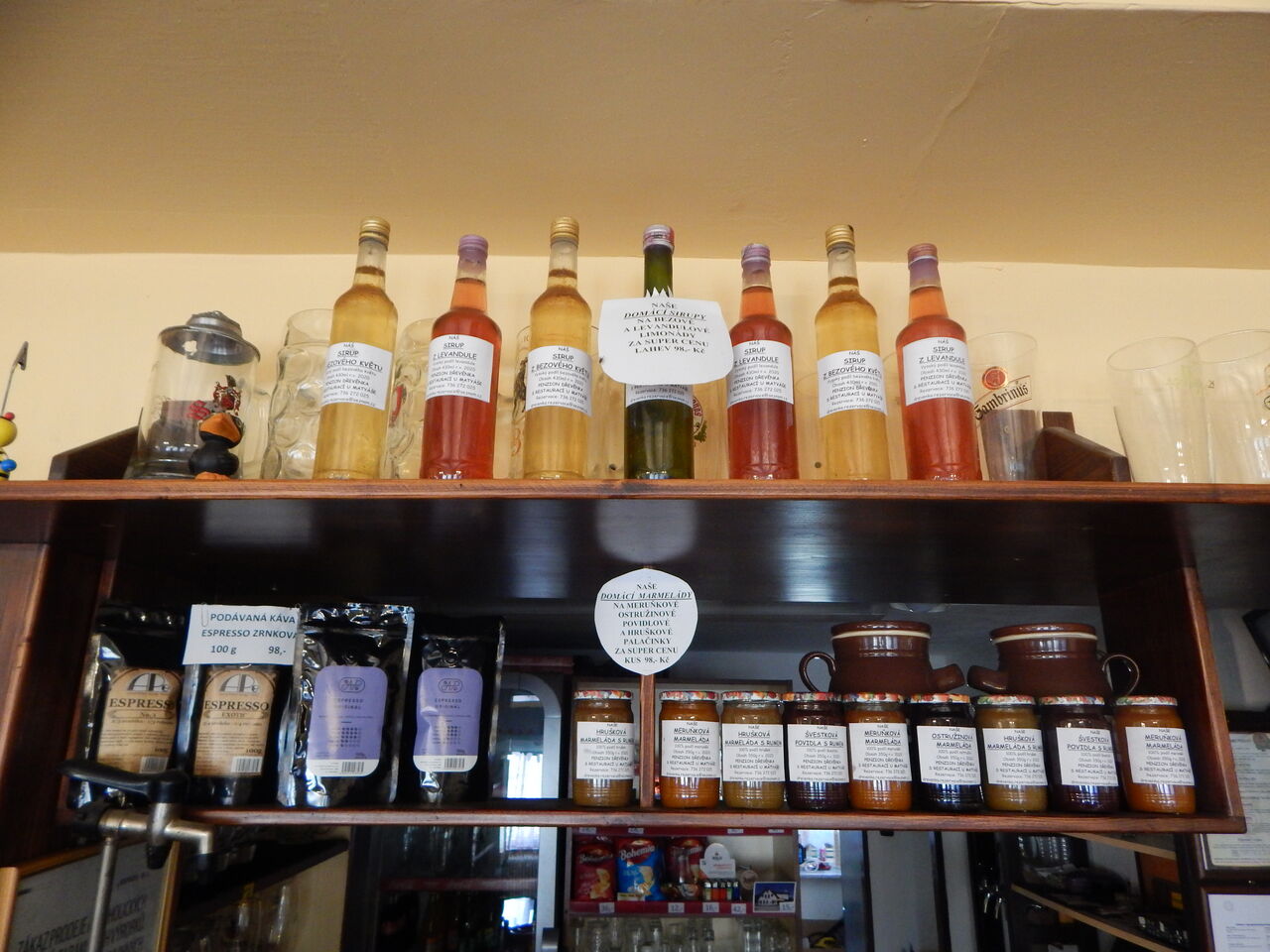 Nabídka domácích limonád a výborných marmelád. 