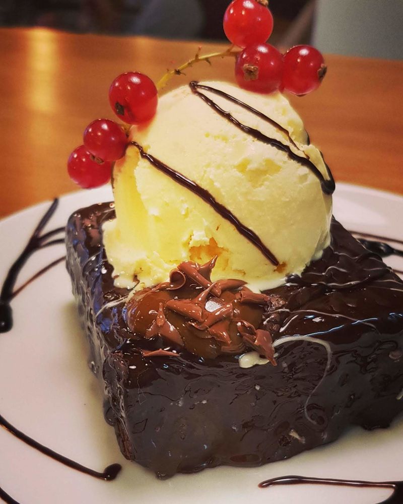 La bomba!! Brownie con helado de vainilla