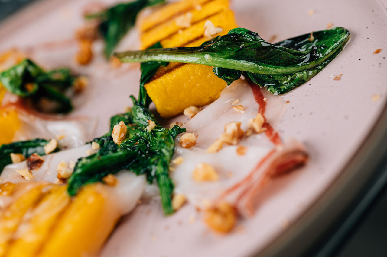 POLENTA CROCCANTE
lardo, spinacino saltato in padella e noci