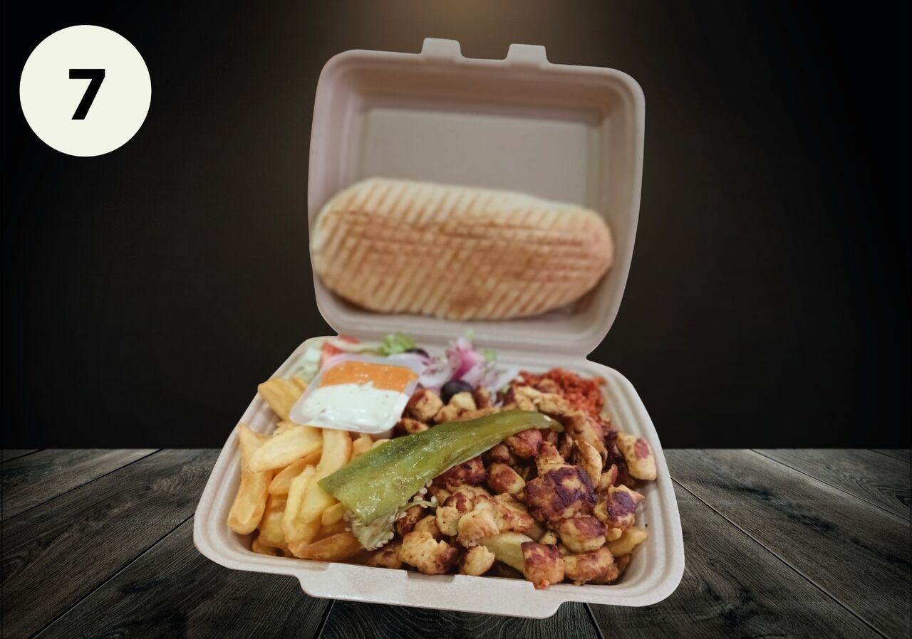 Assiette Chiken
Viande Chiken , frites ,
boulghour, crudités. 