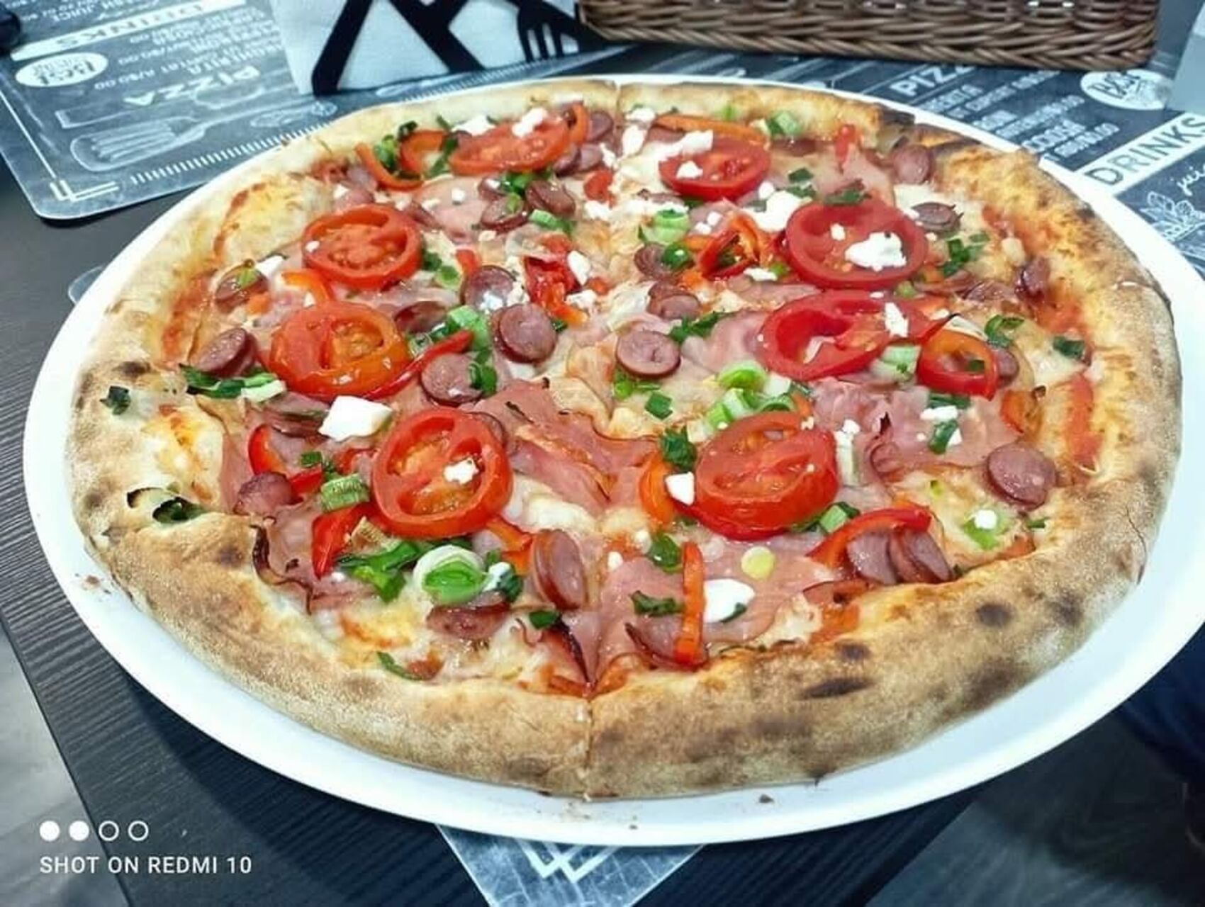 Pizza Țărănească – Gust autentic ca la bunica! 🏡🔥