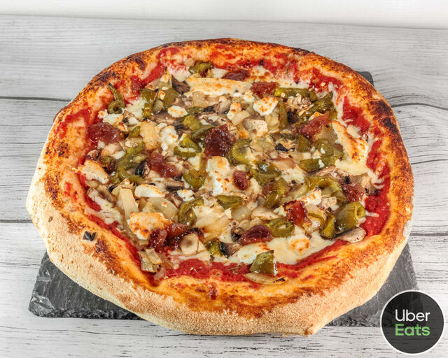 Sauce tomate, mozzarella, poivrons, champignons, chèvre, confiture figues, origan 13,90€