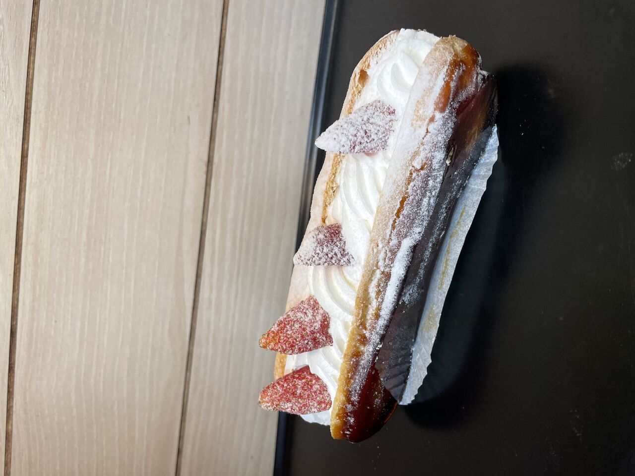 Éclair chantilly fraise