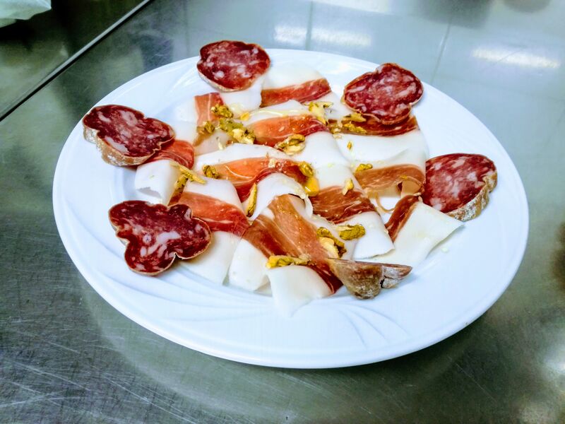 Lardo con noci e miele di montagna